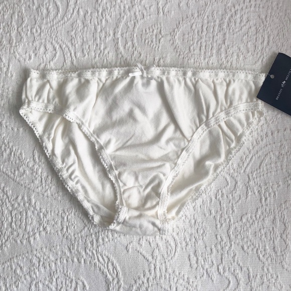 Brandy Melville Underwear Bundle - Picture 4 of 4